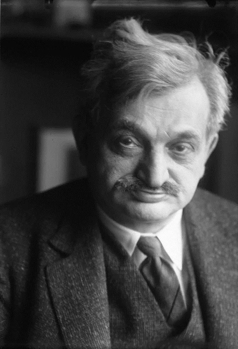 Emanuel Lasker in a German Federal Archives portrait dated 19 March 1929. This later portrait is not from the match.
